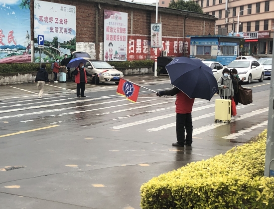 已處理13  古勞中學(xué)教師、家長(zhǎng)義工護(hù)學(xué).jpg
