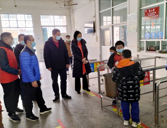 已處理38  2月14日上午，市教育局黨組書(shū)記、局長(zhǎng)馮耀到宅梧鎮(zhèn)檢查學(xué)校開(kāi)學(xué)情況.jpg
