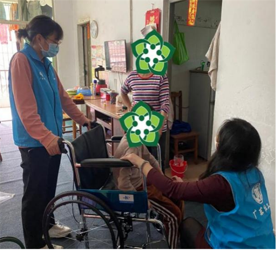 圖8：社工第一時(shí)間將輪椅送到服務(wù)對象家中.png