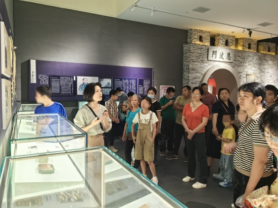 已處理1716374736288鶴山市殘疾人文化進(jìn)家庭“五個(gè)一”項(xiàng)目活動之參觀鶴山市博物館2.jpg