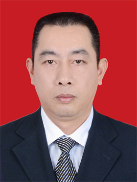 李偉超（紅底，有領(lǐng)帶）.jpg